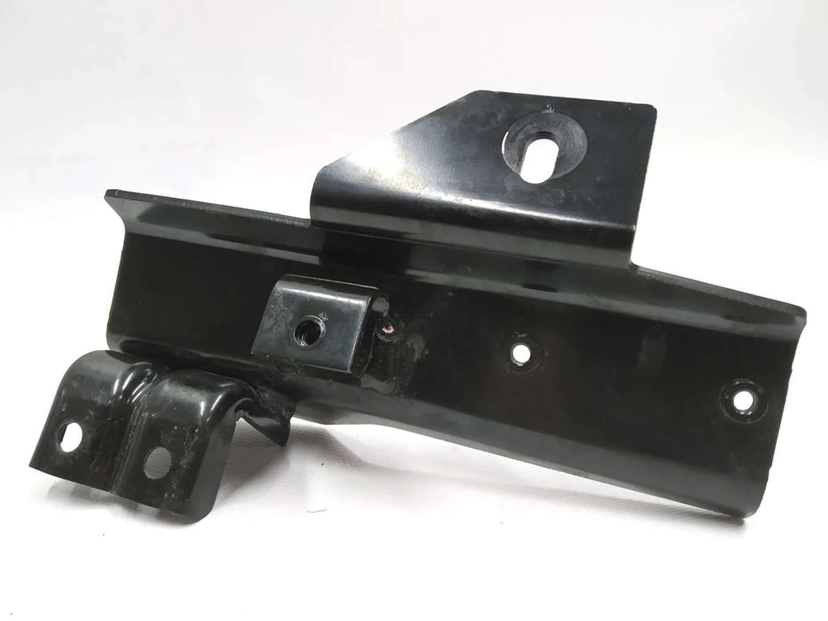 4 Напрямна підсилювача бампера переднього ліва Tesla model X 1061424-00-C