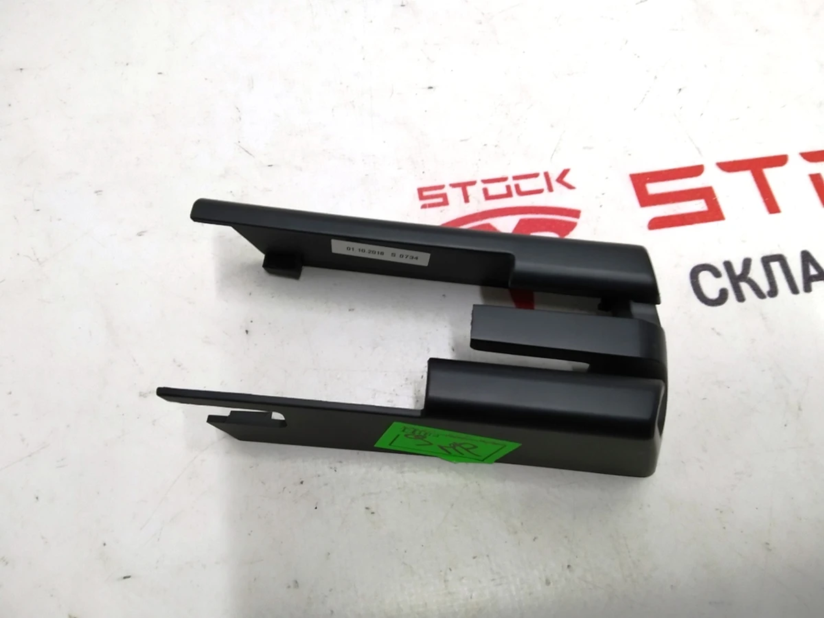 9 Заглушка салазки сиденья передняя левая пассажирская Tesla Model X 1061591-00-D