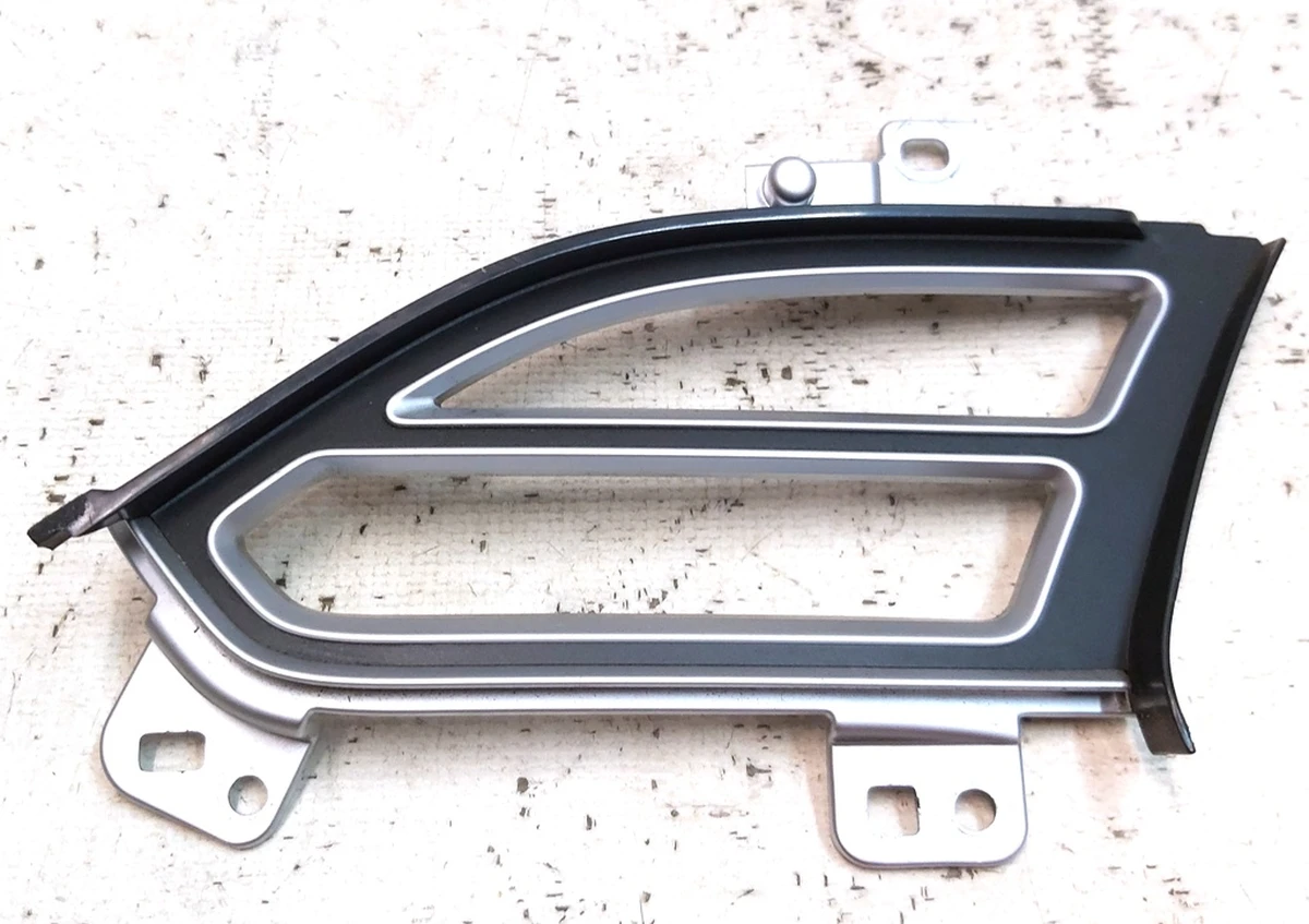 4 Накладка повітроводу центральної панелі хром водійська ліва