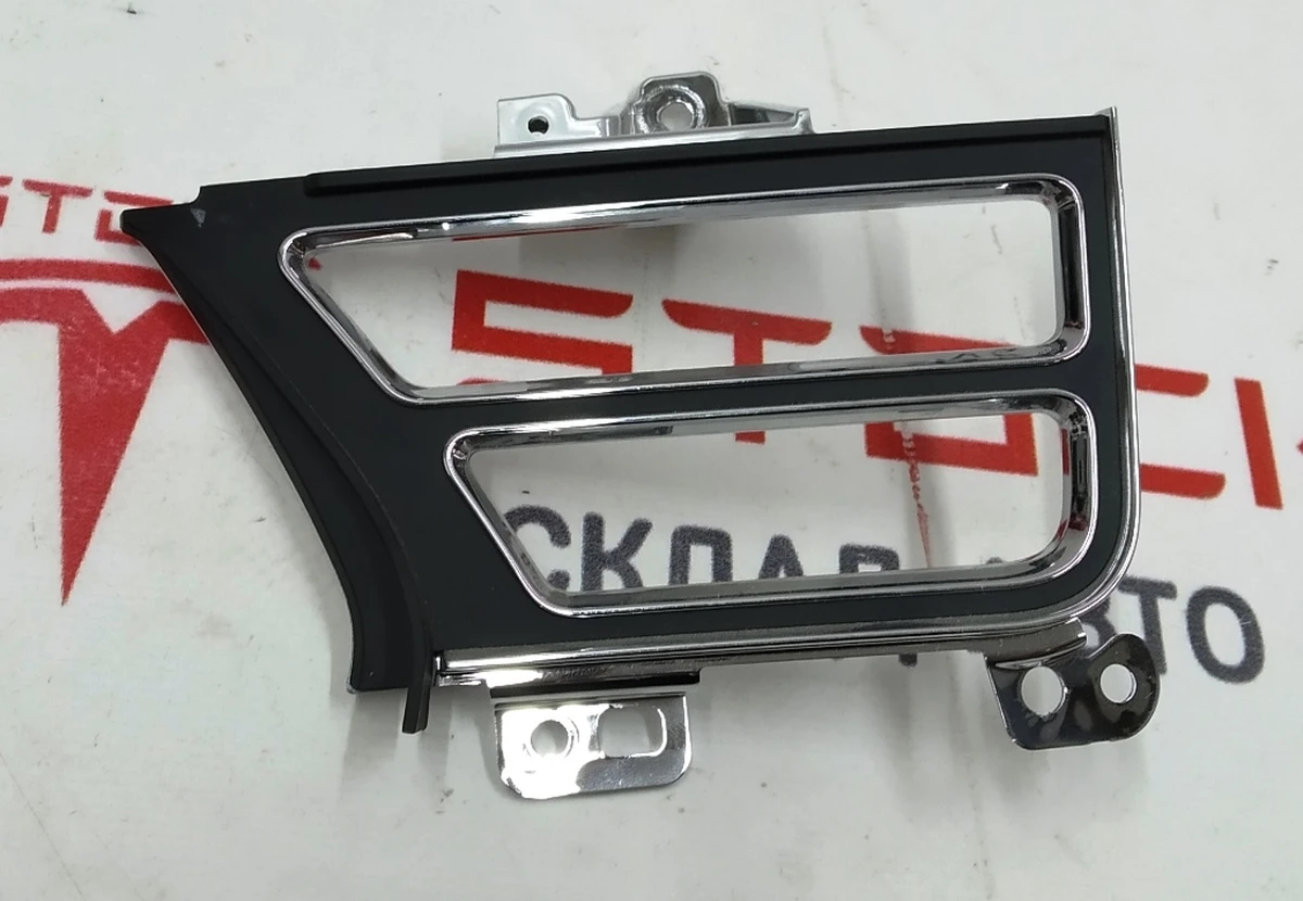 6 Накладка воздуховода центральной панели хром(зеркало) (водительская правая) Tesla model X S REST 1061732-00-B