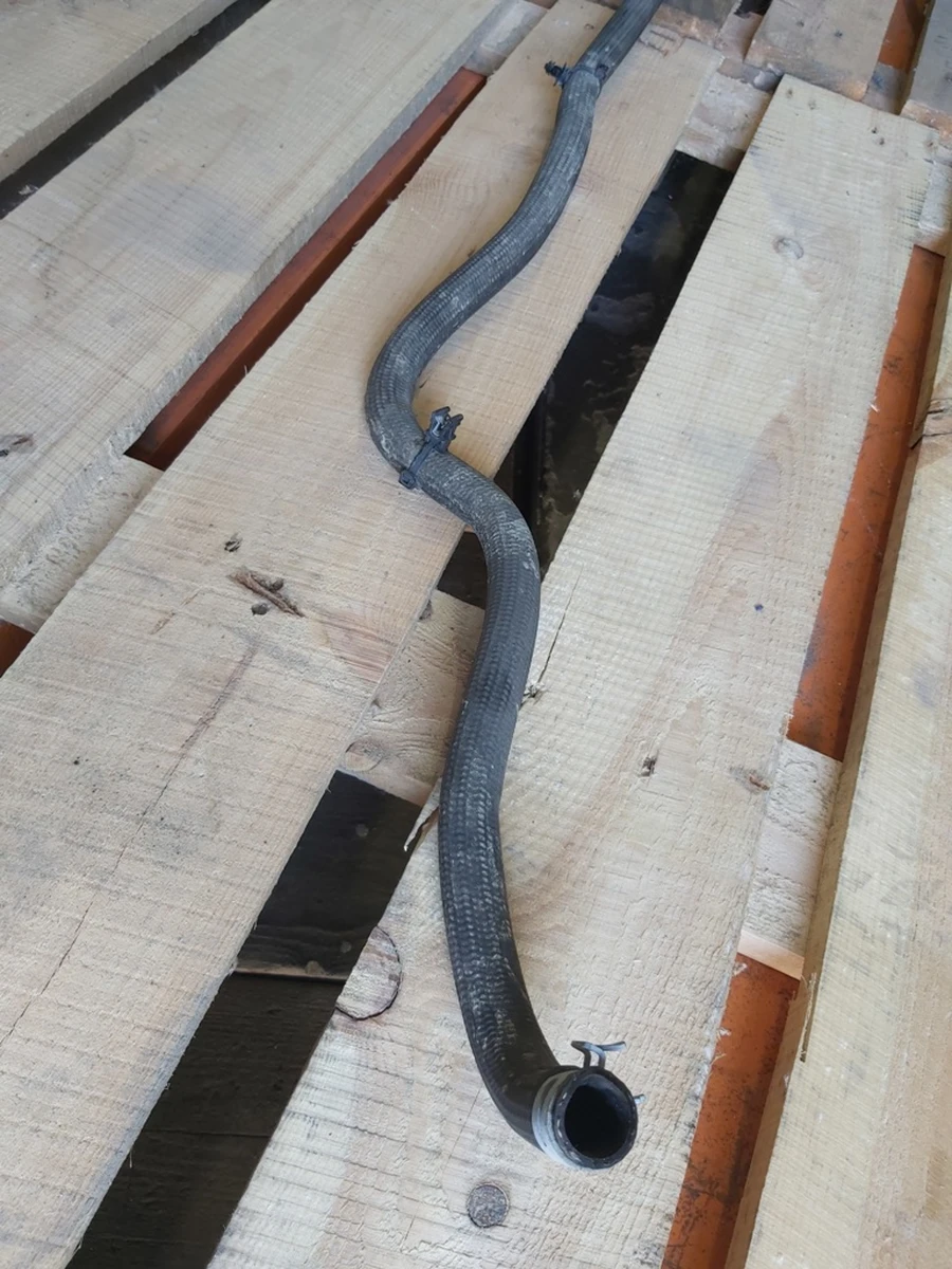 3 Шланг охлаждения мотор задний выход Tesla model X 1061751-00-G