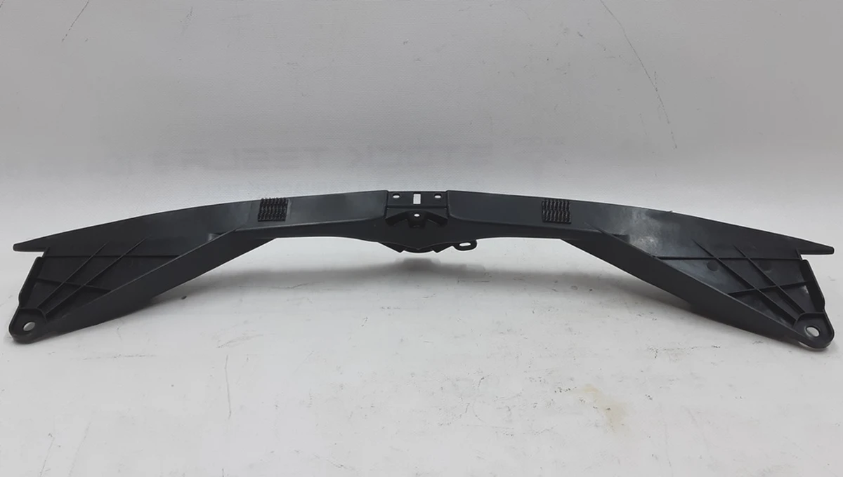 1 Кронштейн накладки V-образной декоративной переднего гриля хром (птички) NEW Tesla model S REST 1062472-00-F