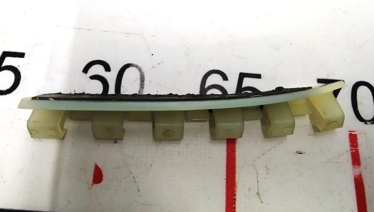 12 RETAINER HOOD HINGE COVER RH Tesla model X 1063007-00-C