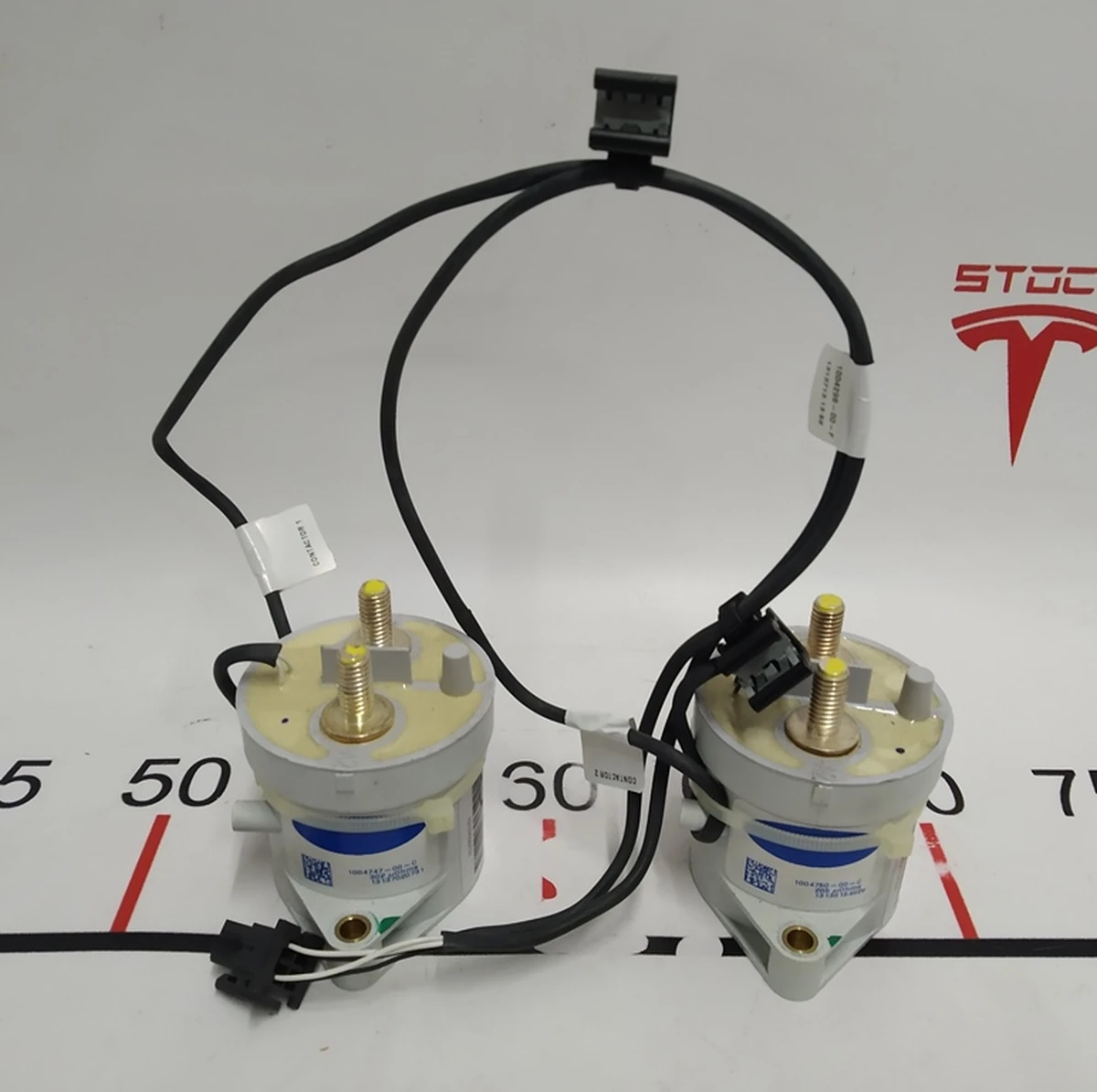 34 Контакторы основной батареи белые в комплекте Tesla model X S REST 1004747-00-C 1004750-00-C