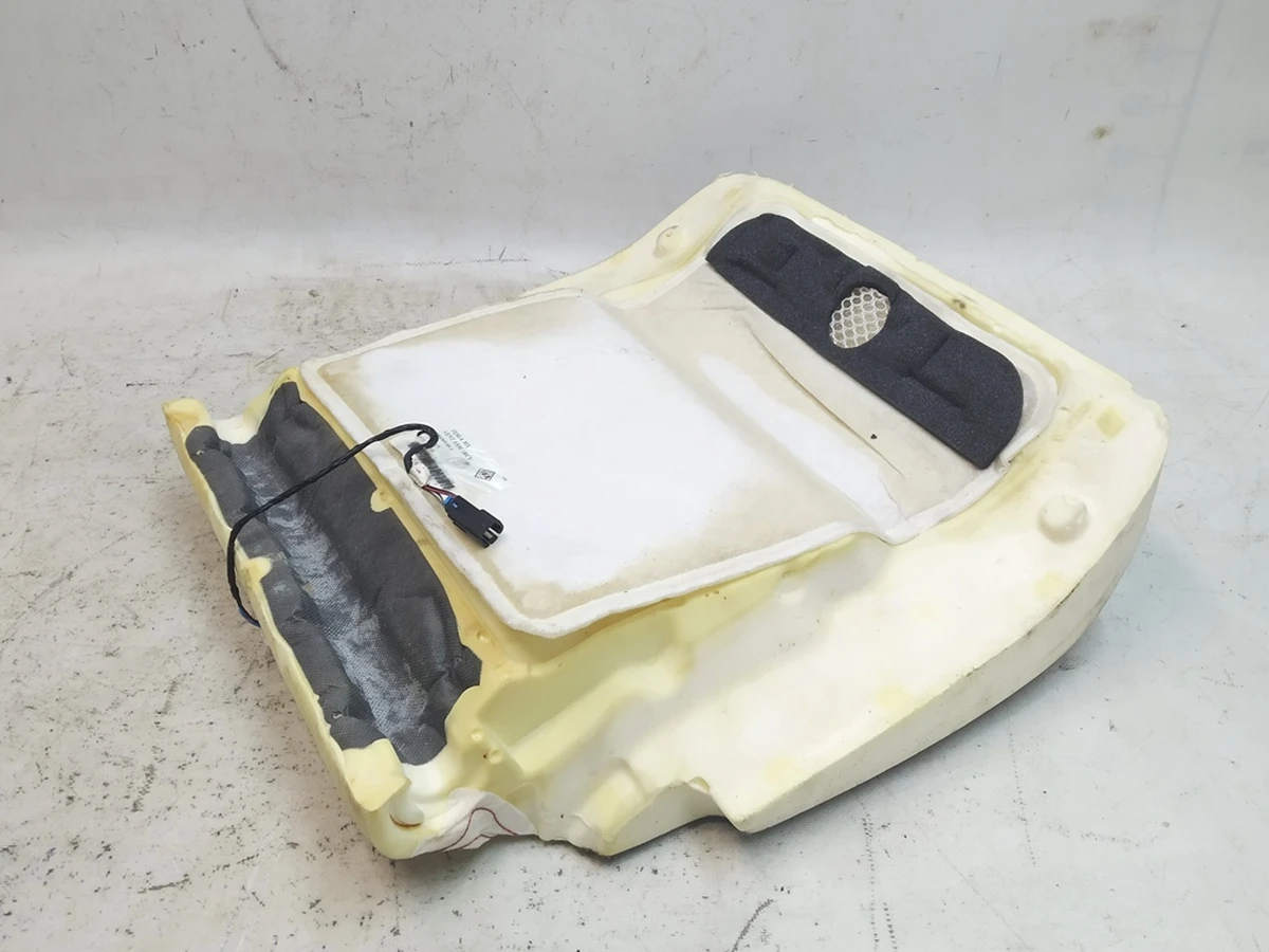 Пенный наполнитель нижней части водительского сиденья с подогревом, вентиляция (окисление) Tesla Model S REST, Model X 1065488-00-С