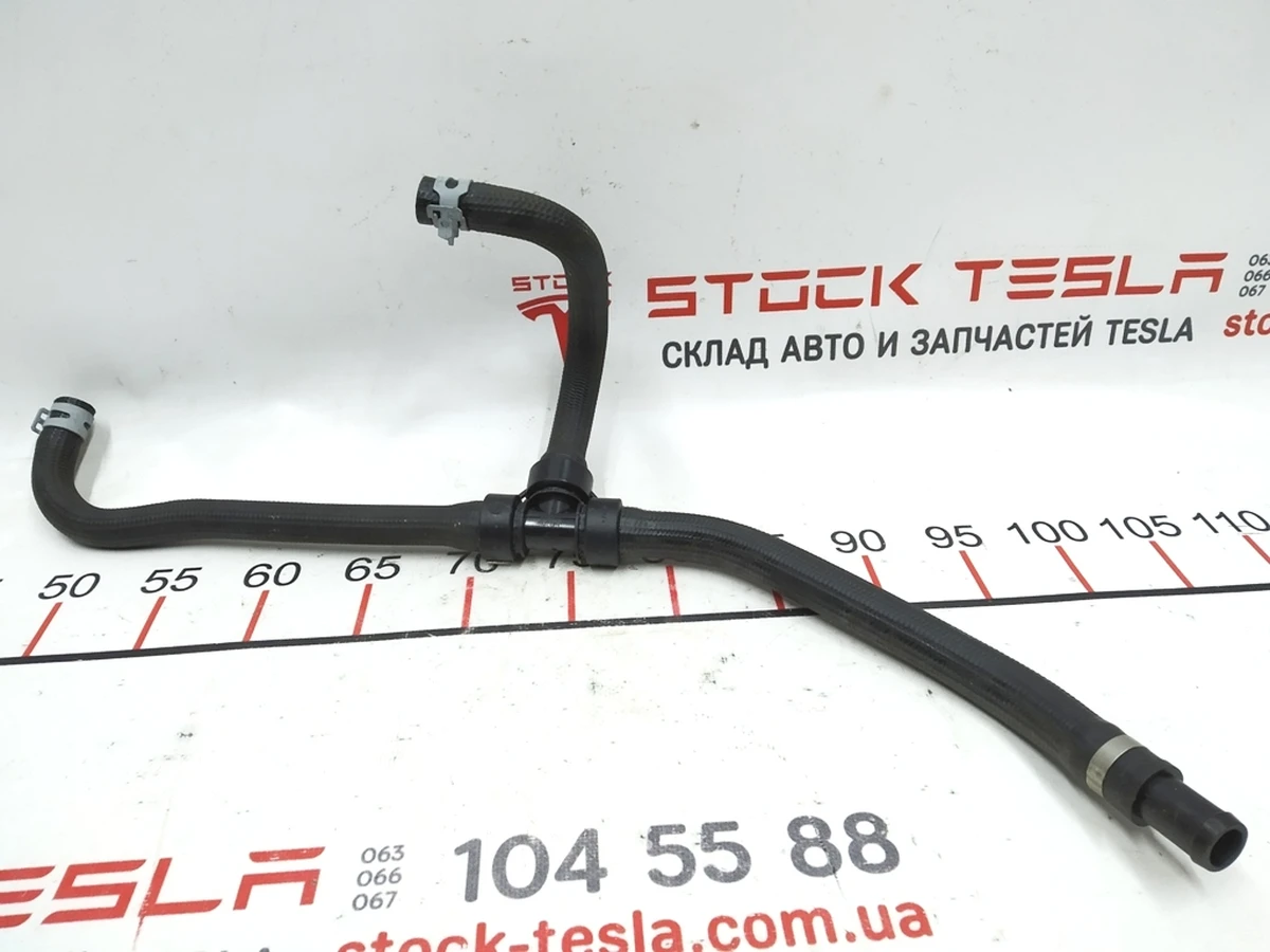 10 Шланг охлаждения мотор передний вход Tesla model S REST 1065858-00-C