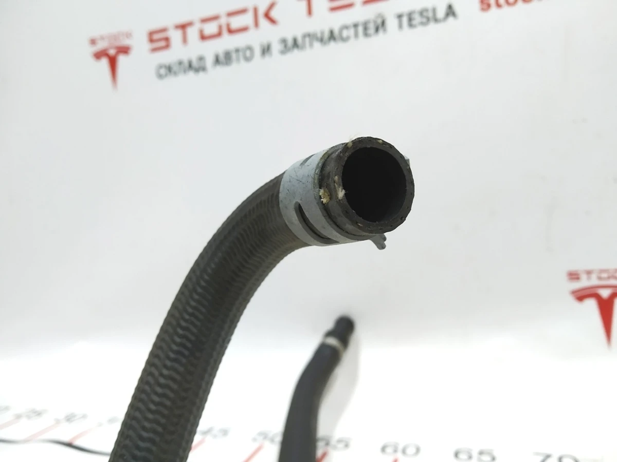 10 Шланг охлаждения мотор передний вход Tesla model S REST 1065858-00-C