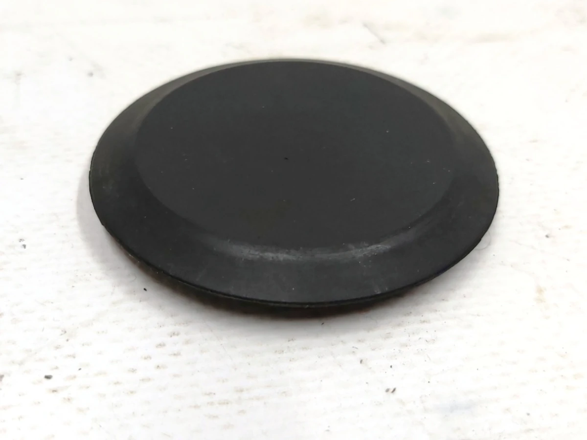6 BUTTON PLUG,NVH,CIRCLE,45mm(BLK) Tesla model X 1066206-00-B