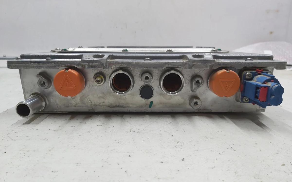 1 Чарджер блок GEN3 48A, 1 фаза в зборі Tesla model S REST 1035647-02-F