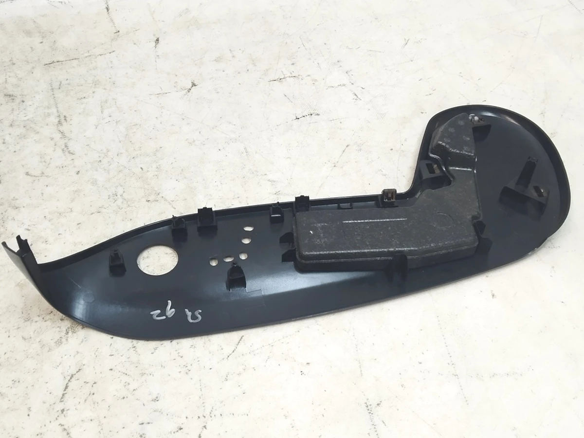 16 1ST row outboard sideshield - for RH seat HI GLOSS used Tesla Model S REST, Model X AG149435