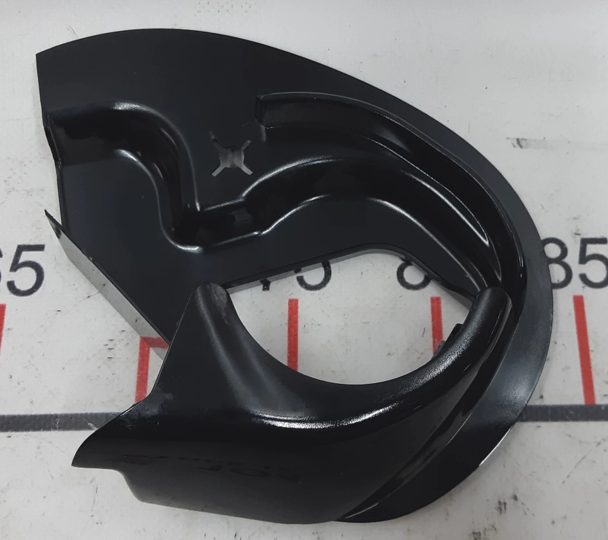 14 Проставка нижньої лівої накладки пасажирського сидіння глянсова Tesla model X 1066591-99-B