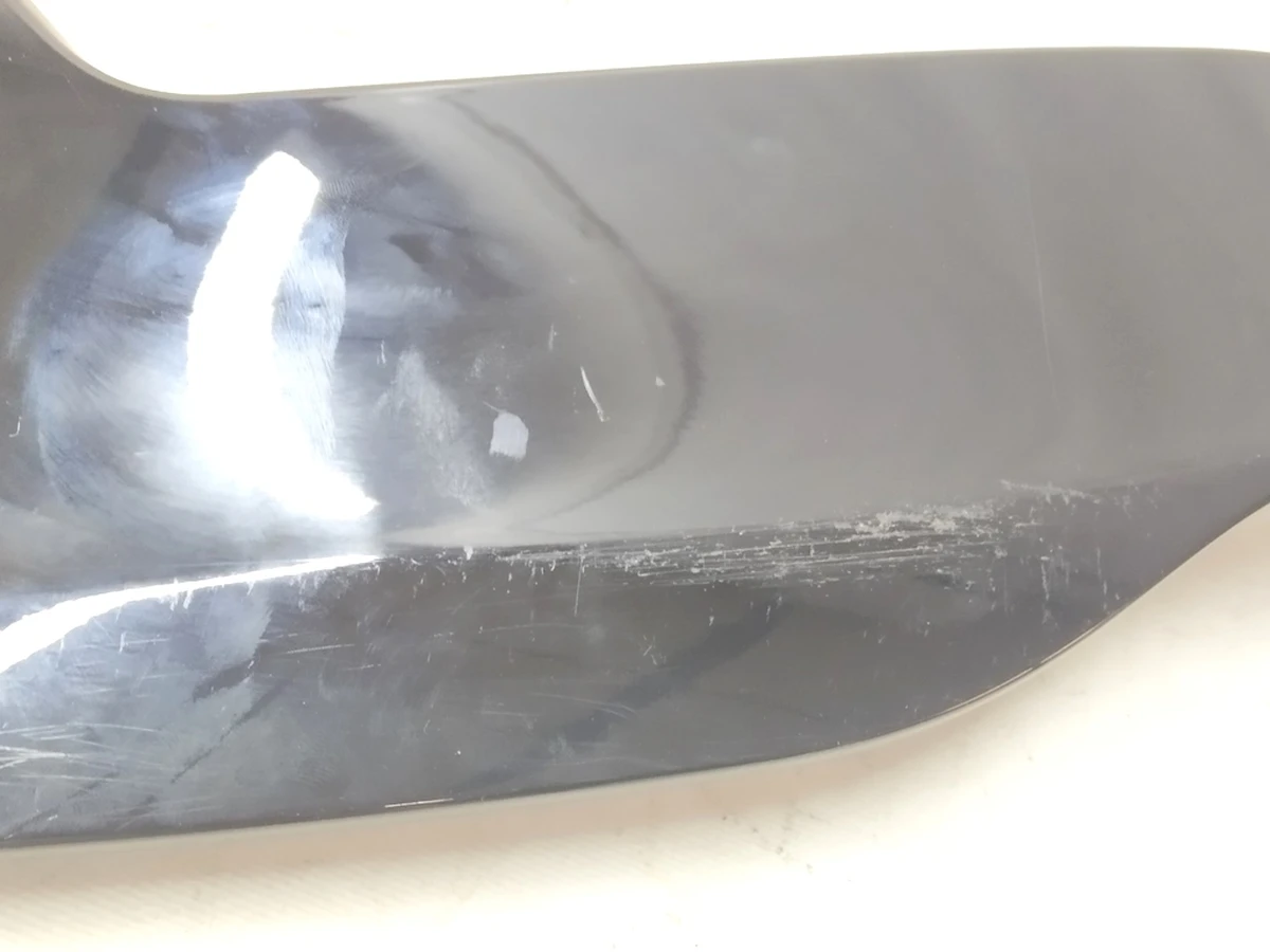 5 Накладка декоративна сидіння водія нижня права глянцева (пошкодження) Tesla model S, model X 1066595-00-A