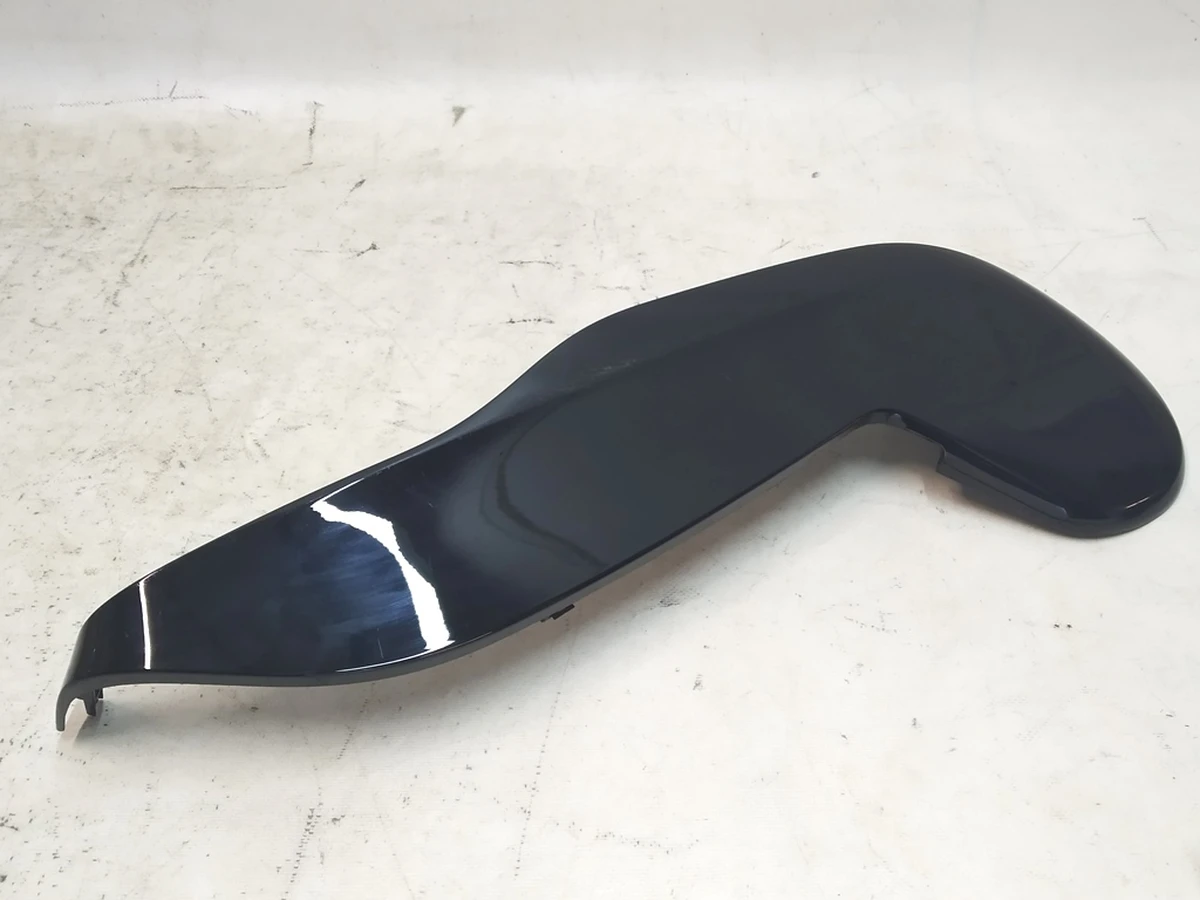 5 Накладка декоративная сиденья водителя нижняя правая глянец (повреждение) Tesla Model S REST, Model X 1066595-00-A