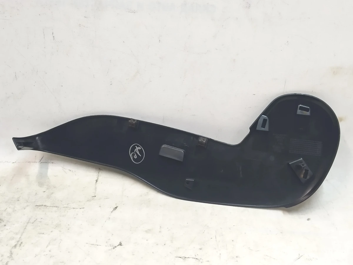 5 Накладка декоративная сиденья водителя нижняя правая глянец (повреждение) Tesla Model S REST, Model X 1066595-00-A