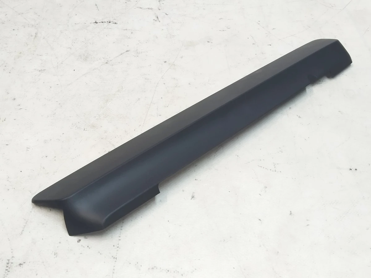 14 Накладка декоративна санок сидіння пасажира нижня права довга з пошкодженням Tesla Model X 1066623-00-A