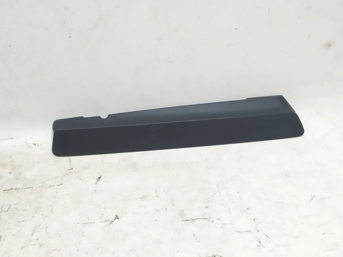 14 Накладка декоративна санок сидіння пасажира нижня права довга з пошкодженням Tesla Model X 1066623-00-A