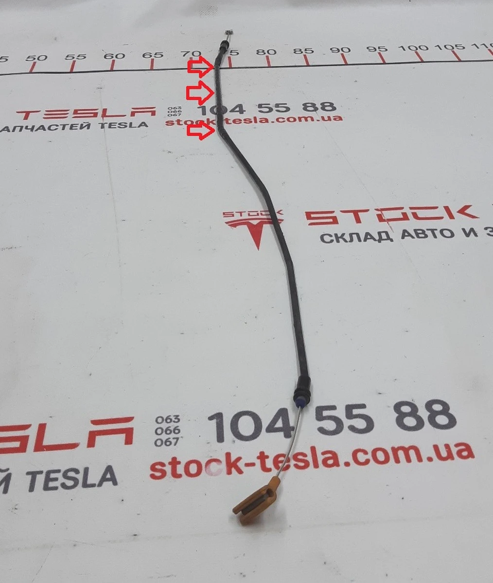 9 Cable for emergency opening of the hood left with PVC coating damage Tesla model S REST 1066700-00-A