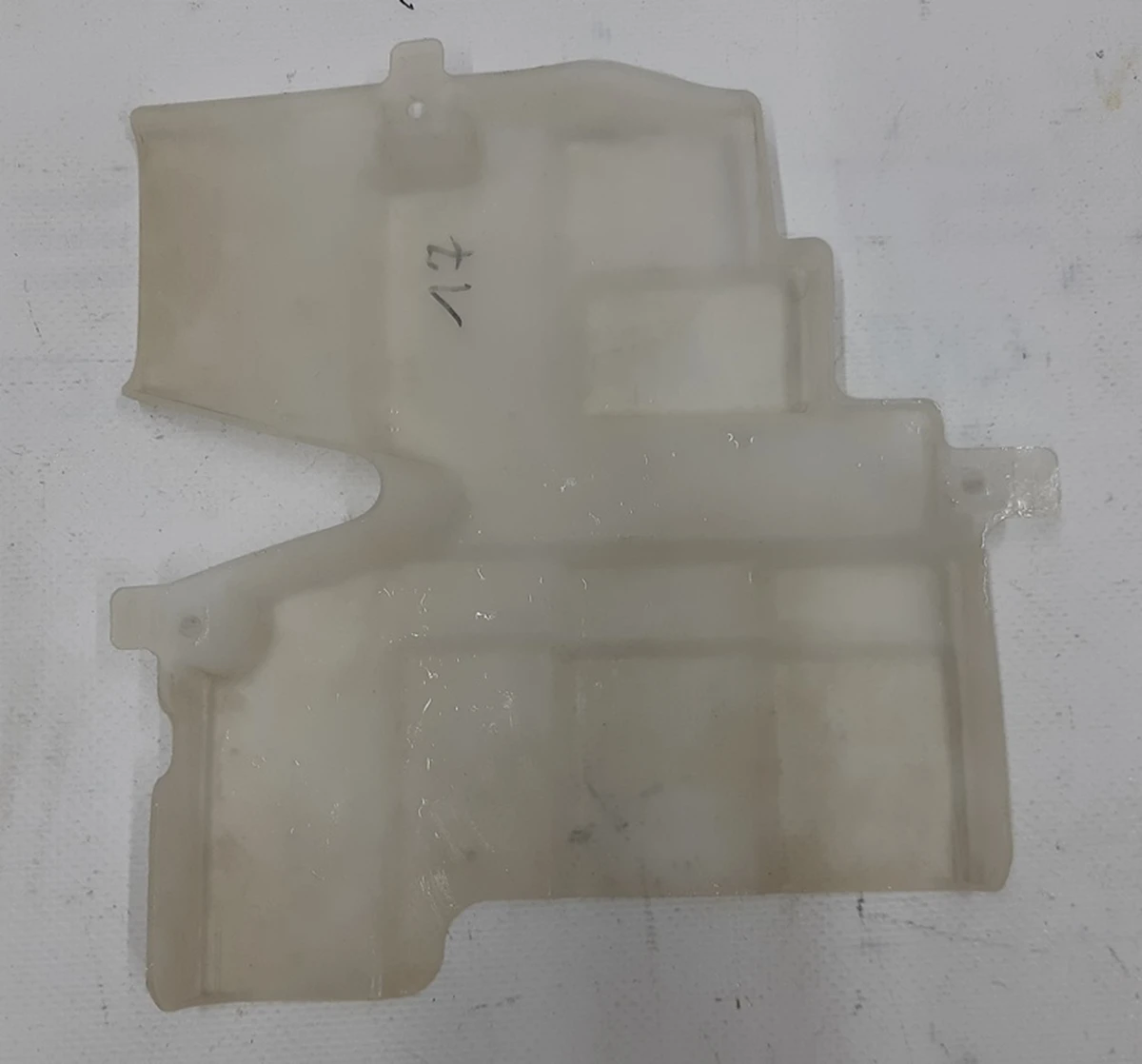 26 FUSEBOX,MDLS,12V,CABIN,FRONT,EFUSE Tesla model S REST, model X 1066869-00-A