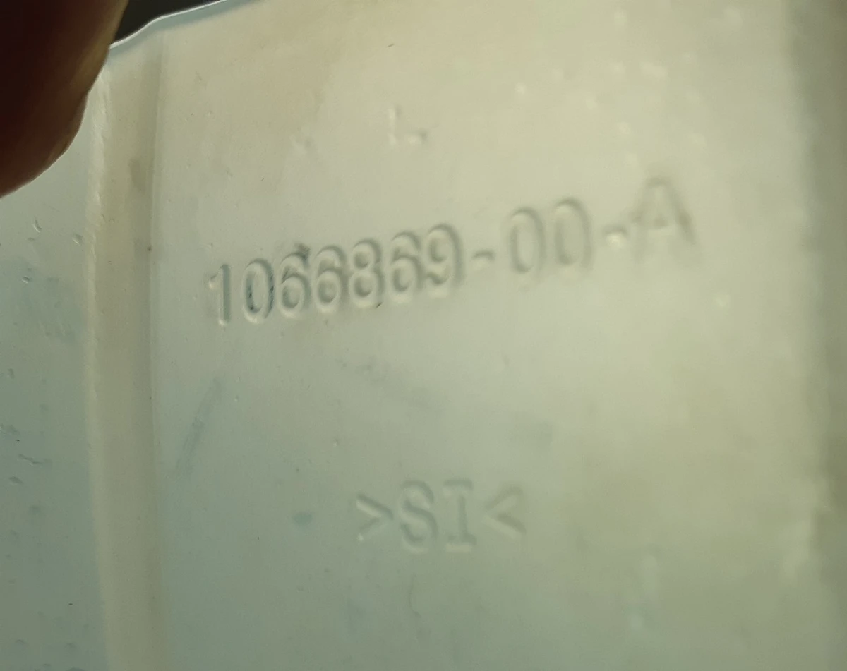 26 FUSEBOX,MDLS,12V,CABIN,FRONT,EFUSE Tesla model S REST, model X 1066869-00-A