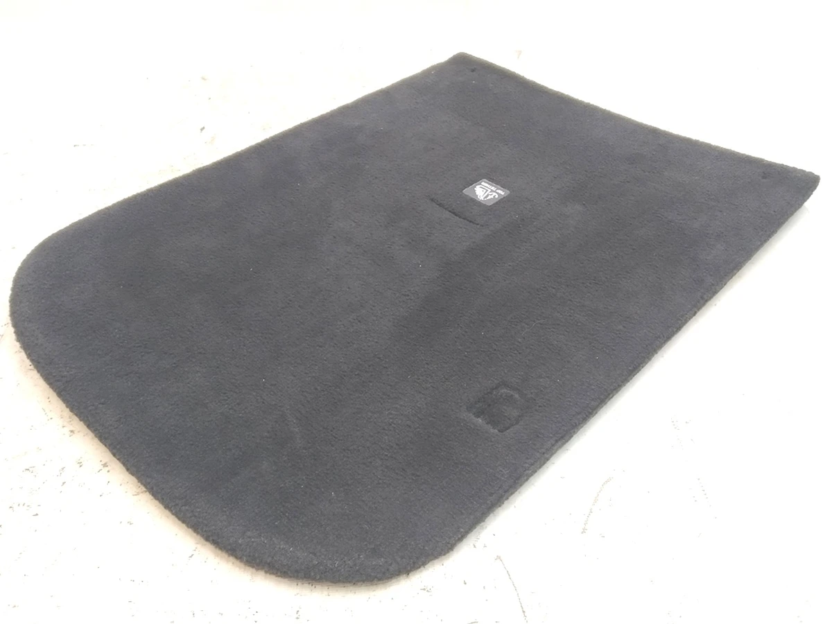 14 Чехол-накладка задняя спинки сиденья 3-го ряда левая (повреждение) Tesla Model X 1066926-00-A