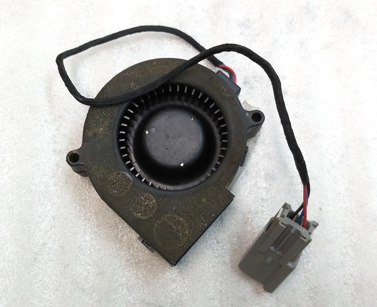 Вентилятор обдування сидіння 1-го ряду лівого Tesla model X 1067388-00-A