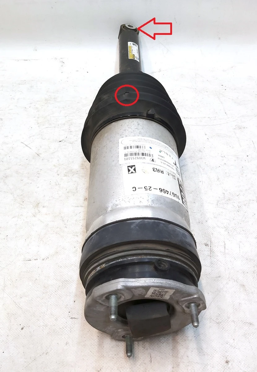 1 Модуль пневмо задний правый AWD с повреждённым сайлентблоком и пыльником Tesla model S REST 1067466-25-C