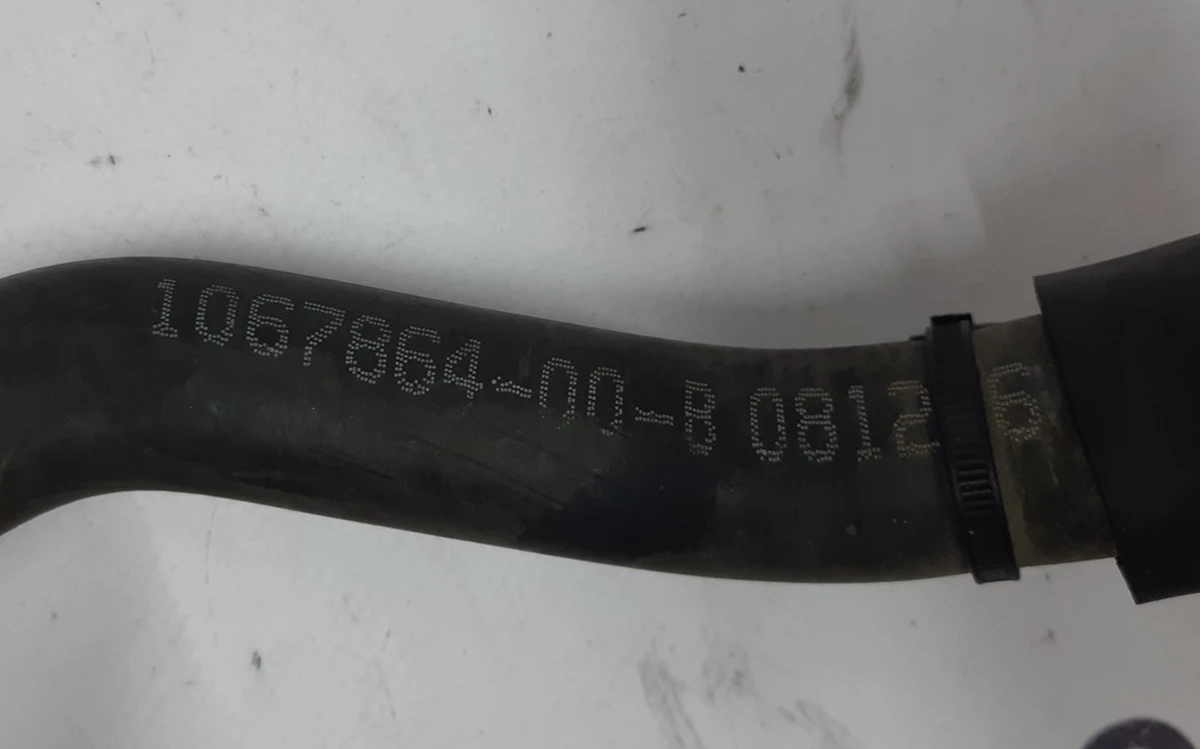 38 Hose valve 3-way-4-way Tesla model S REST 1067864-00-B