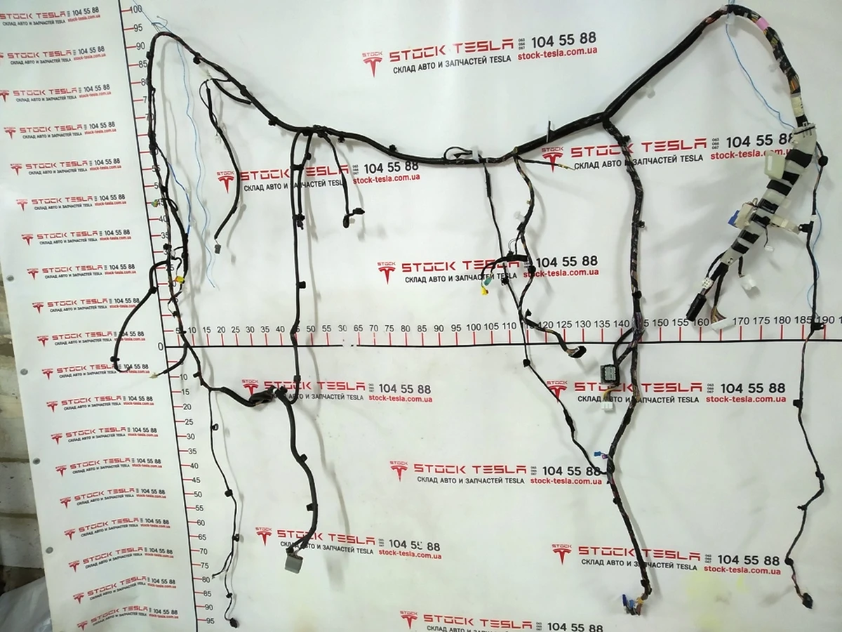 1 Електропроводка салону ліва Premium в розборі Tesla model 3 1067954-00-E