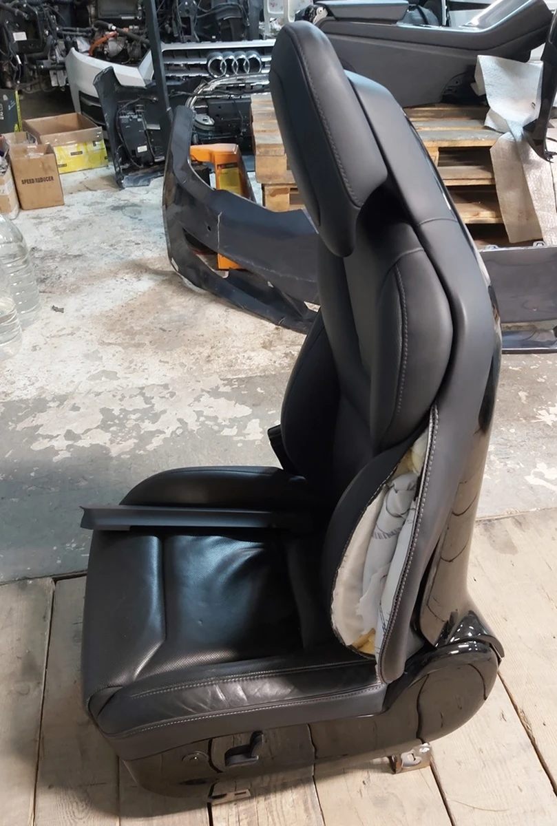 1 Сиденье водительское в сборе LUX BLK GEN3 с повреждением Tesla model X 1074785-05-F