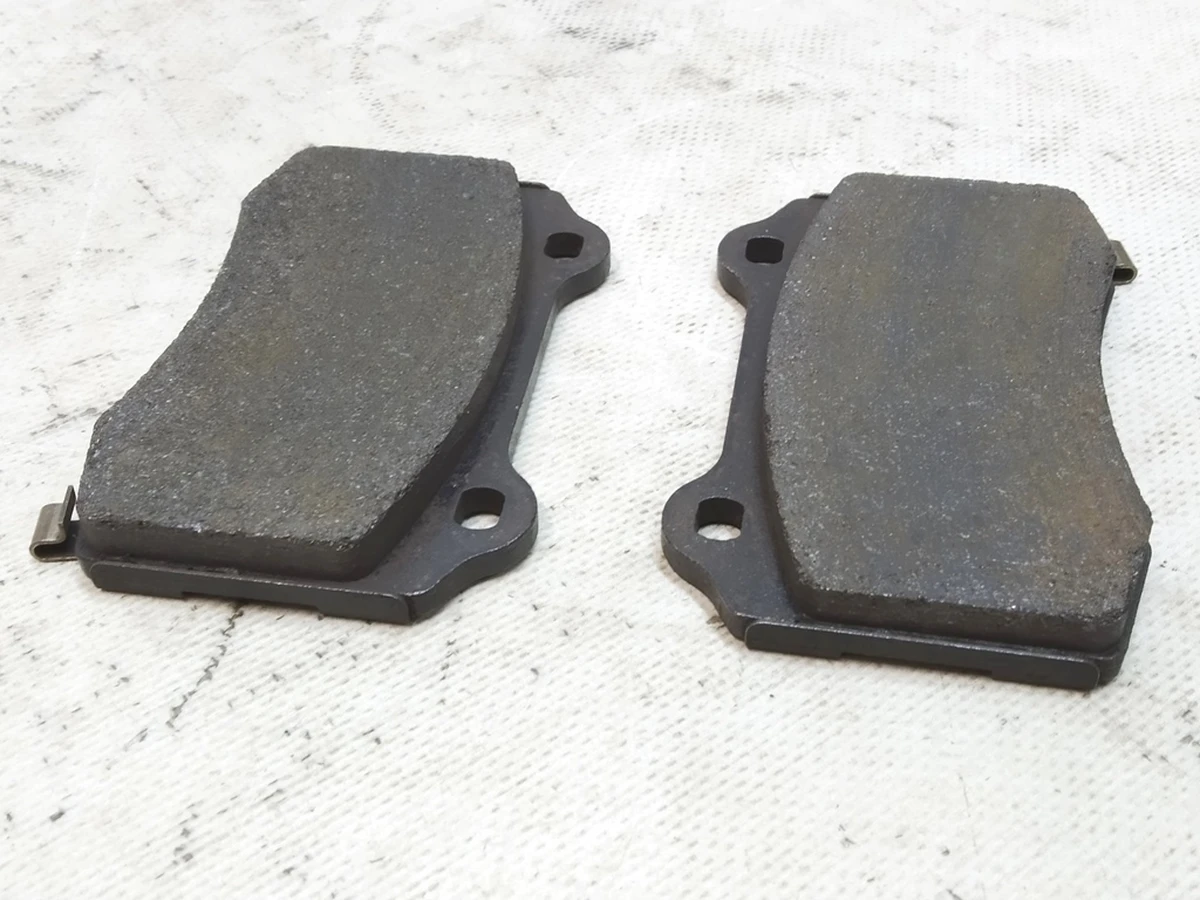 3 Колодки тормозные задние BREMBO комплект 2 штуки (8.5 mm фрикционного слоя) Tesla Model S, Model S REST, Model X 1068331-00-C