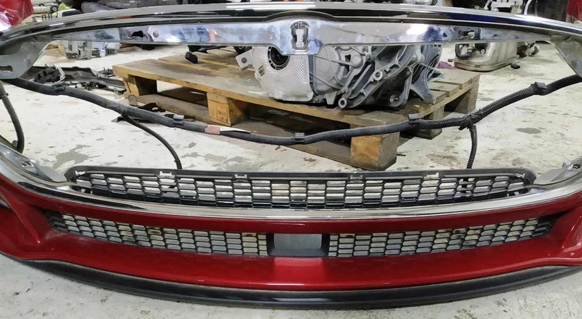 1 Бампер передній під 6 парктроніків Tesla model S 1068760-00-A