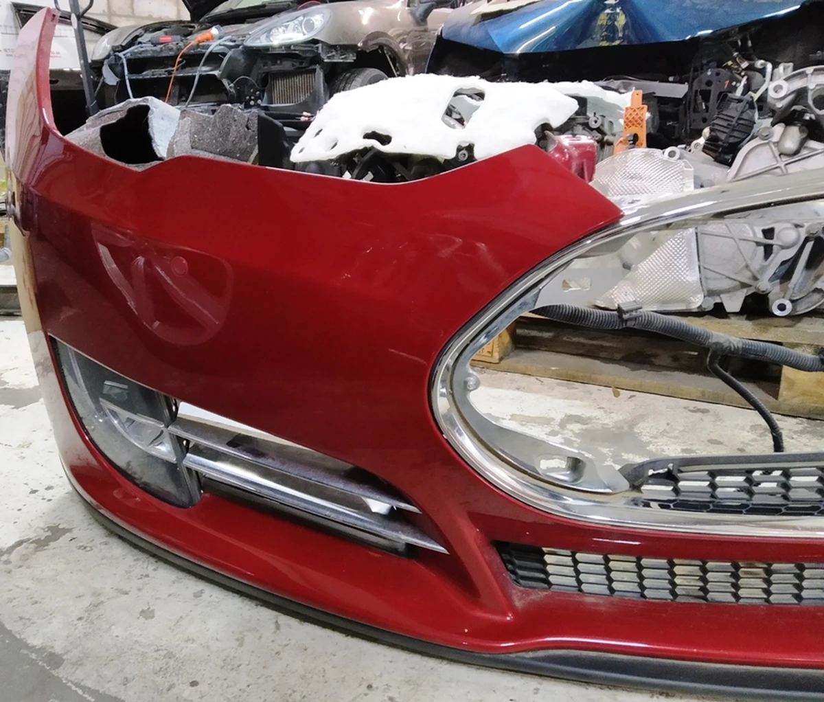 1 Бампер передній під 6 парктроніків Tesla model S 1068760-00-A