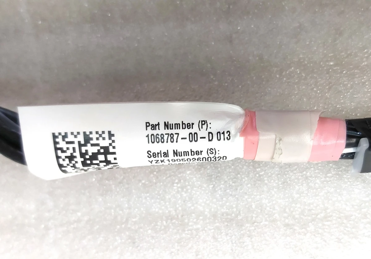 1 ASY,HARN,GLASS,with traces of oxidation Tesla model 3 1068787-00-E