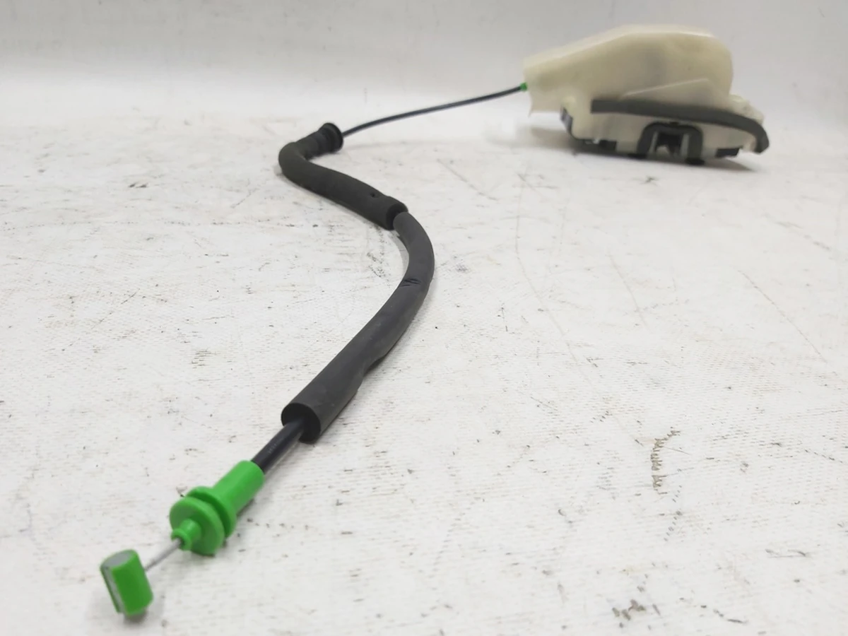 1 M3 FR RH LATCH Tesla model 3 1068963-00-M