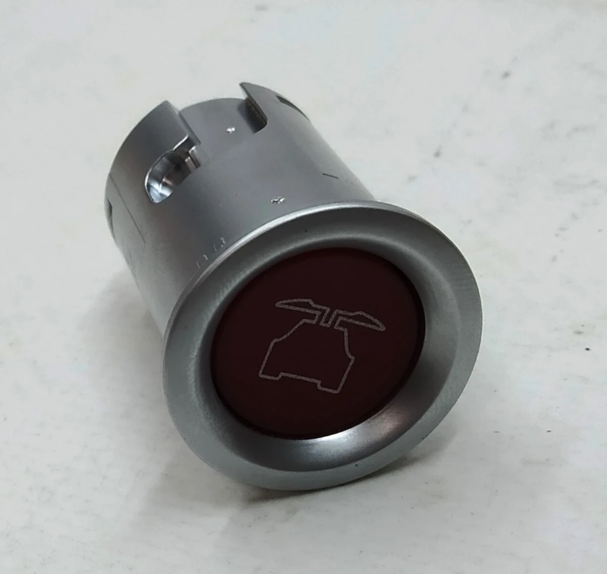 Кнопка закрытия двери задней правой Tesla model X 1069234-00-C