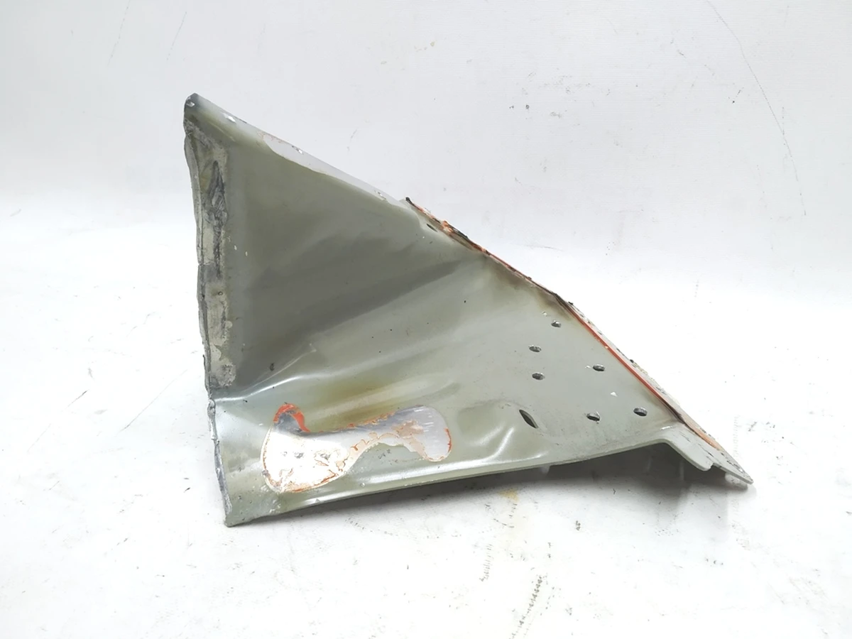 4 Панель опори переднього лівого амортизатора (хвостовик) Tesla model X 1069417-S0-B