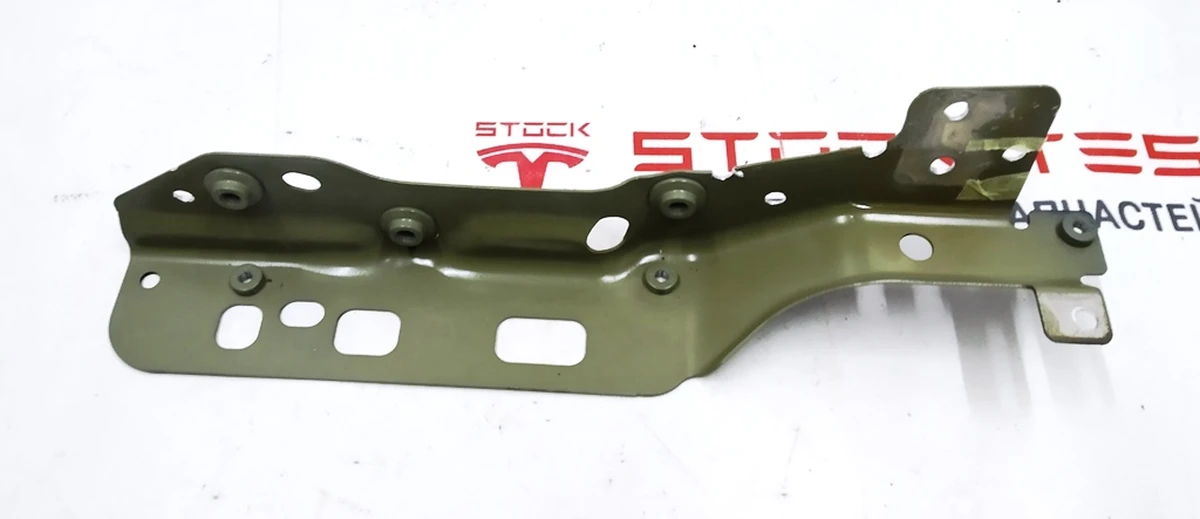 8 Чверть передня ліва кронштейн кріплення крила передній верхній Tesla model X 1069421-S0-A