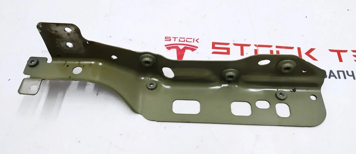 9 Четверть передняя правая кронштейн крепления крыла передний верхний Tesla model X 1069422-S0-A