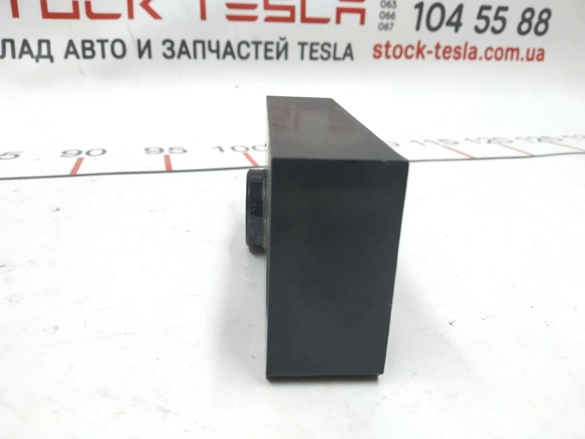 20 Nut mortgage bracket engine mounting Tesla model X 1069434-S0-B