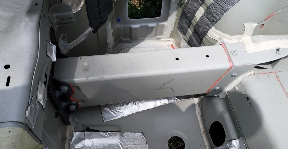 5 Quarter rear left side member Tesla model X 1069499-S0-C