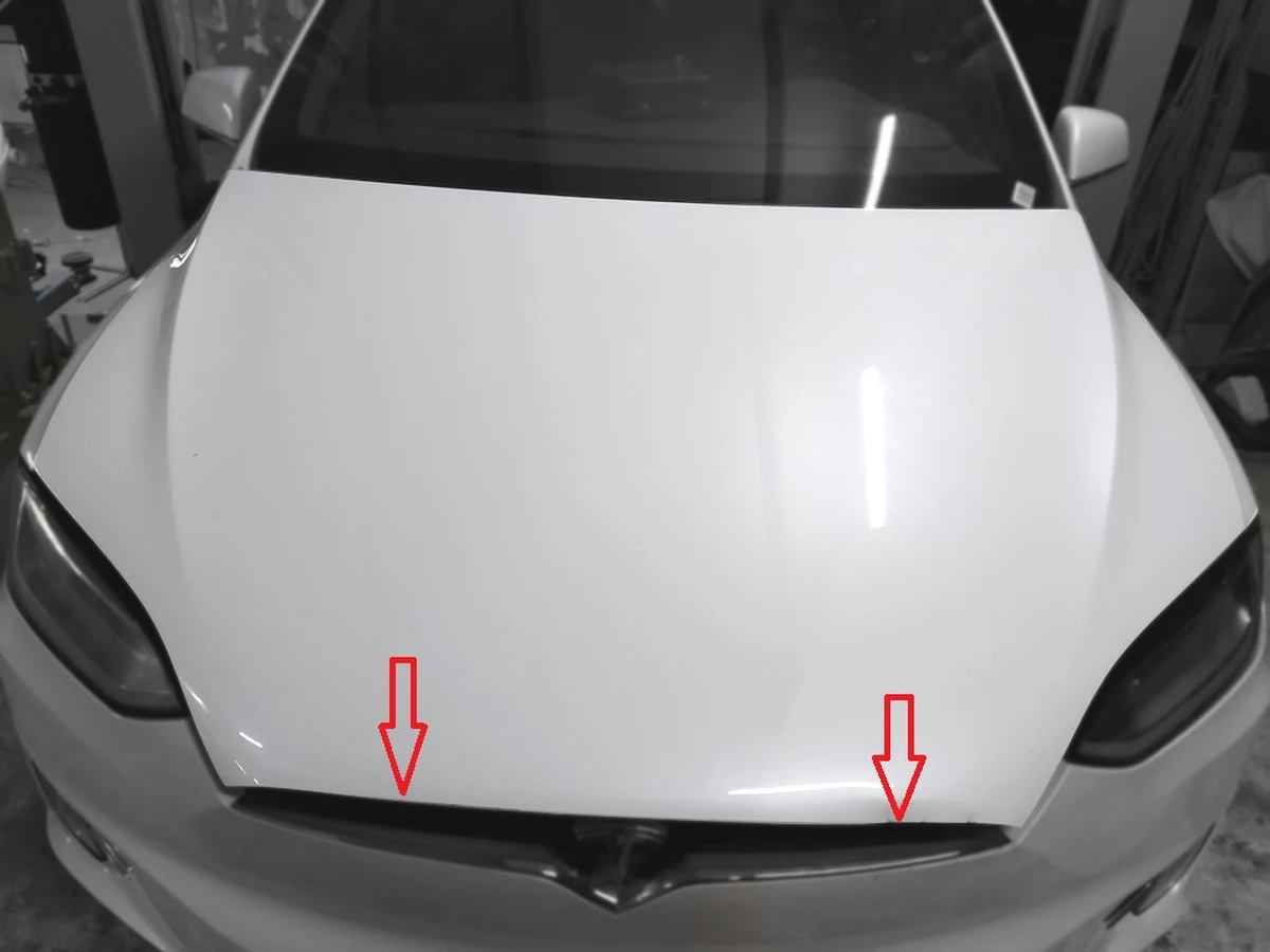 1 Капот (одна петля) AWD PPSW із пошкодженням Tesla model X 1069531-E0-B