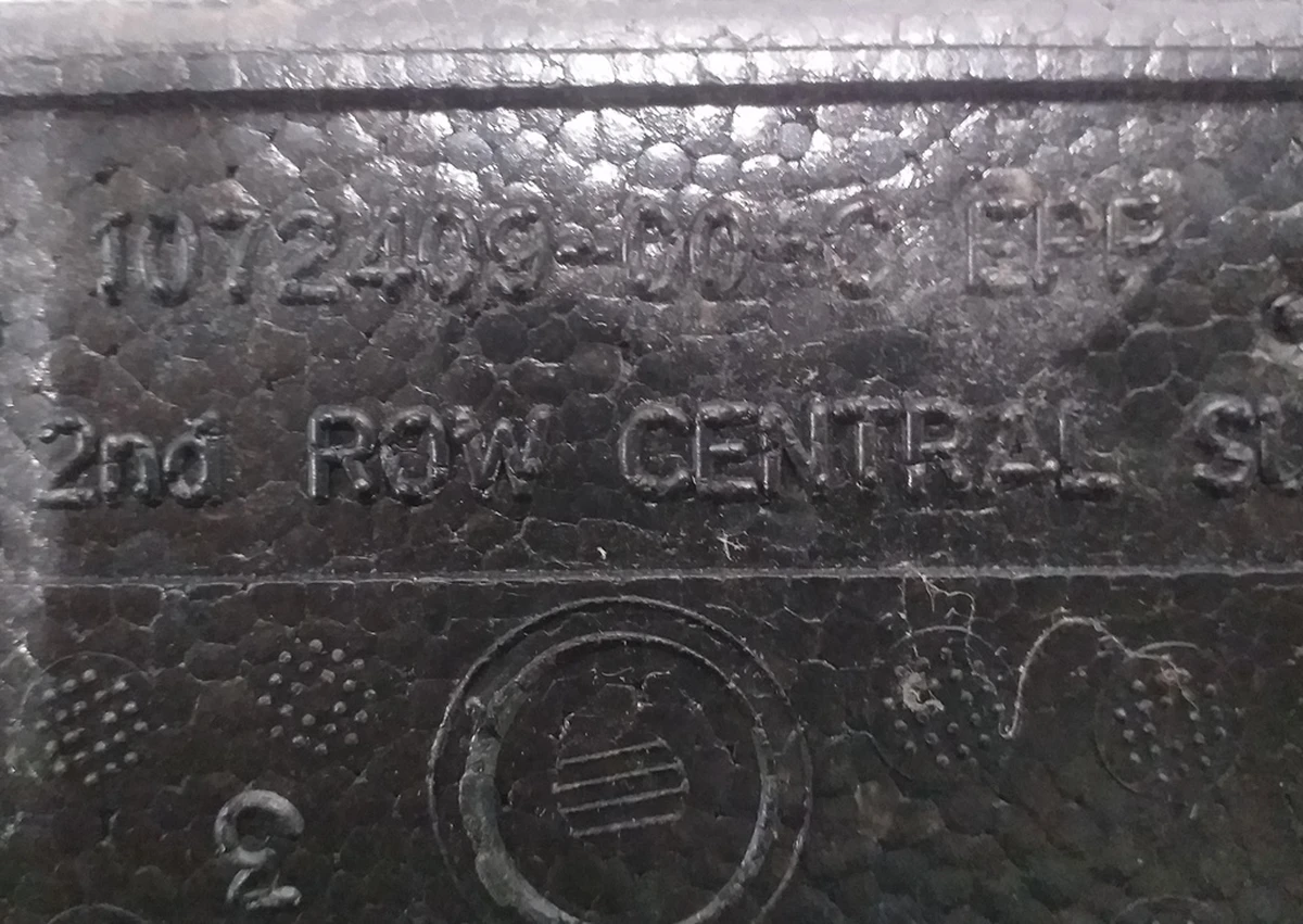 18 2nd Row central support Tesla Model X 1072409-00-C