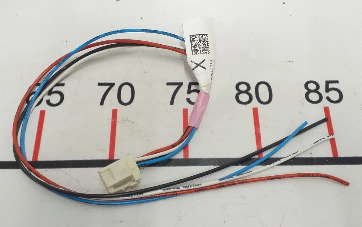 6 Адаптер стопсигналу для причепа (дроти з конектором) окислення контактів Tesla Model X 1072586-00-A