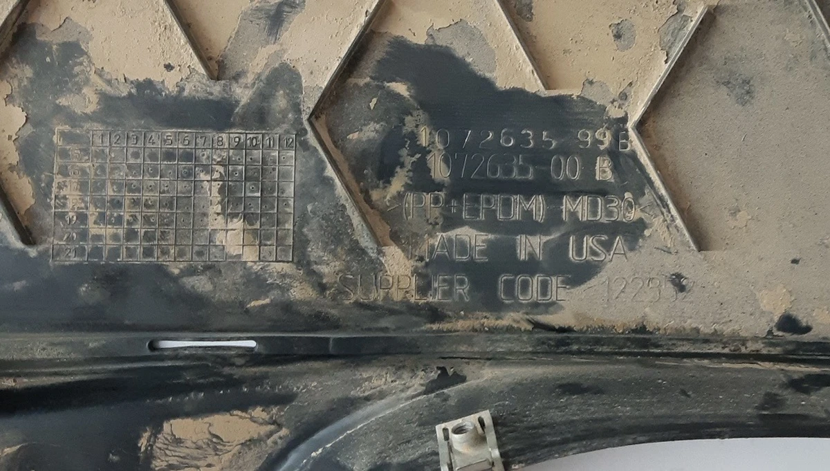 AERO SHIELD, MID with damage Tesla model X 1072635-99-B