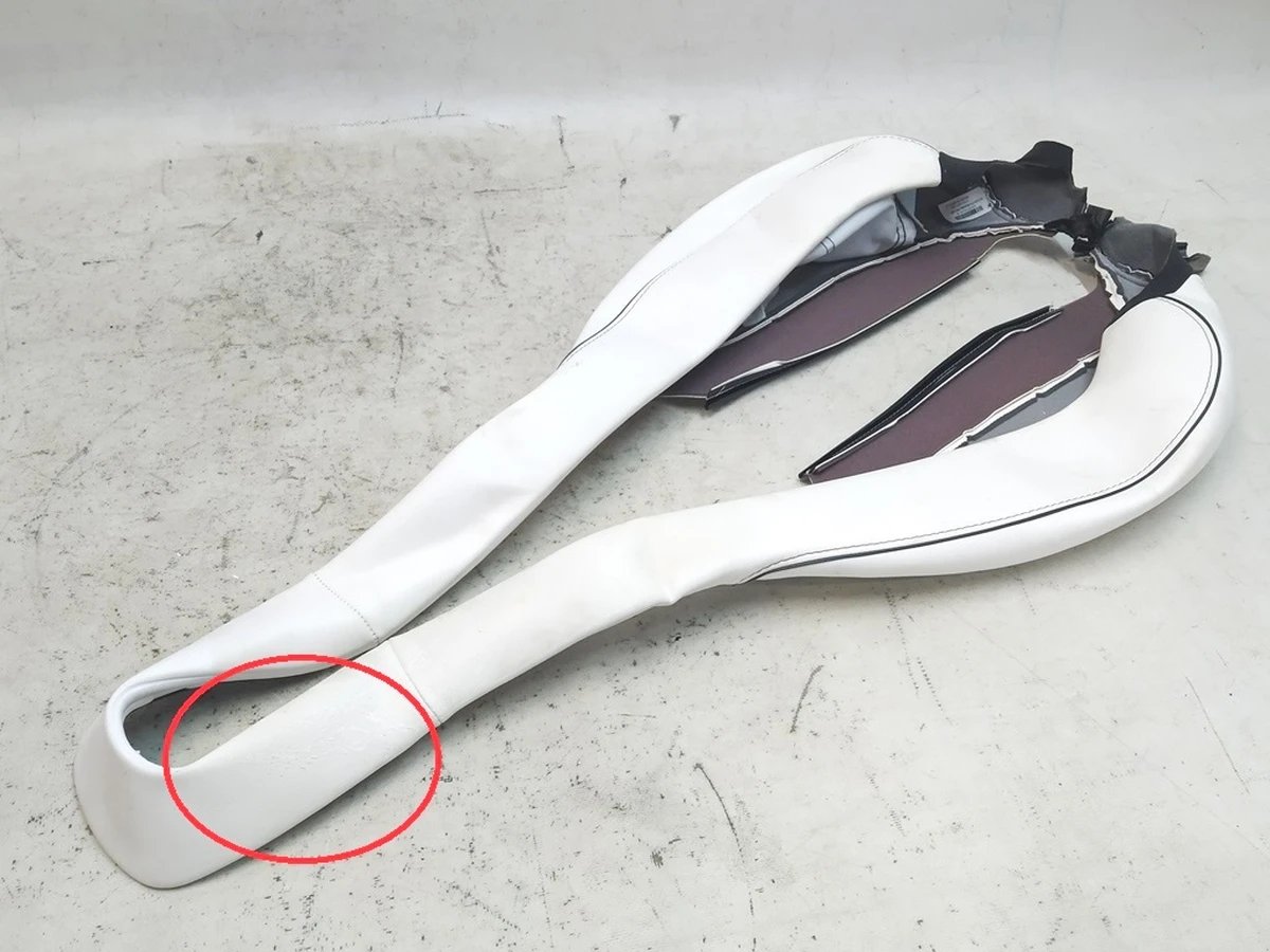 12 Обшивка боковой поддержки и кантика верхней части пассажирского сиденья LUX WHITE (повреждение) Tesla Model S REST, Model X 1074786-04-E