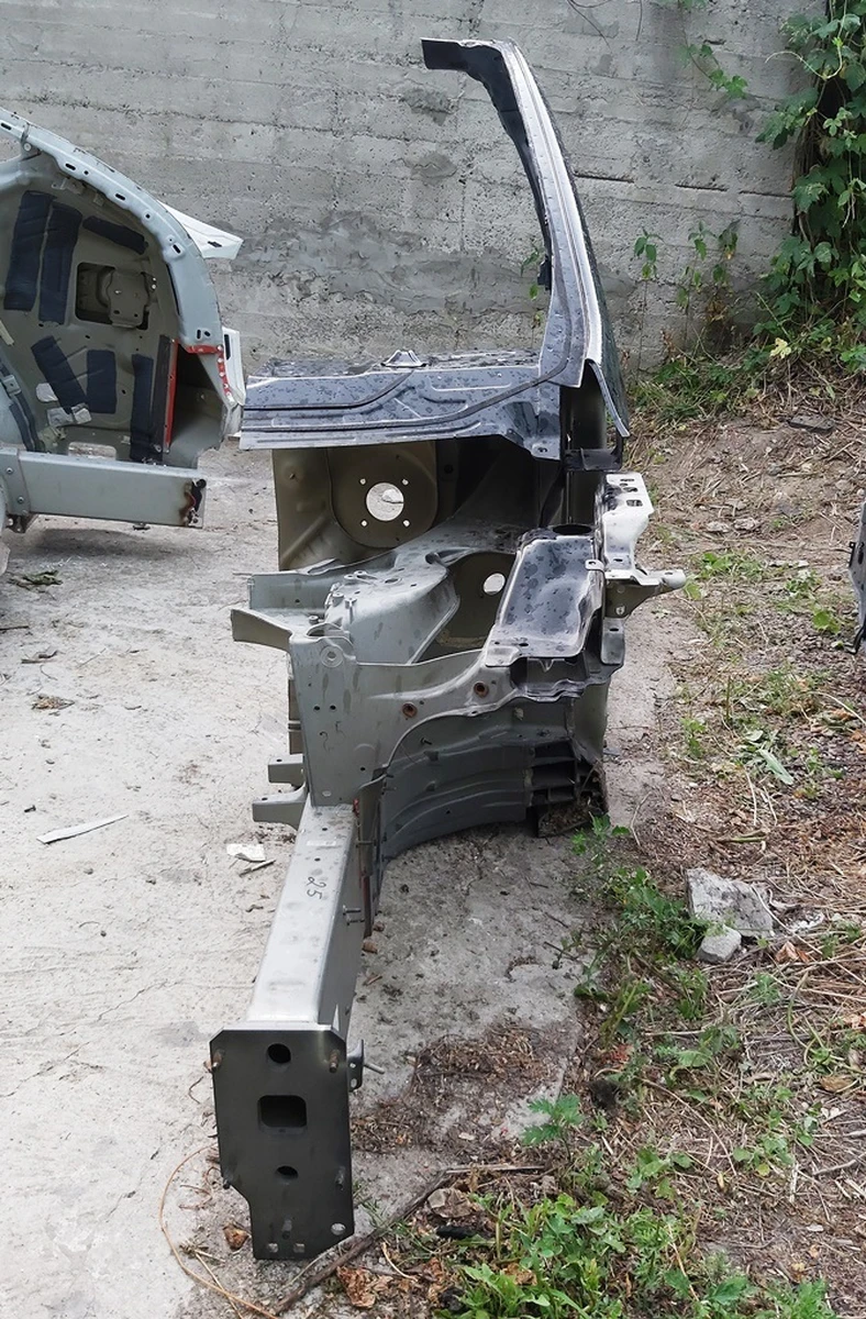 2 Кузов боковая часть левая A/B в сборе с лонжероном, стаканом и полкой крыла Tesla model X 1069415-S0-E