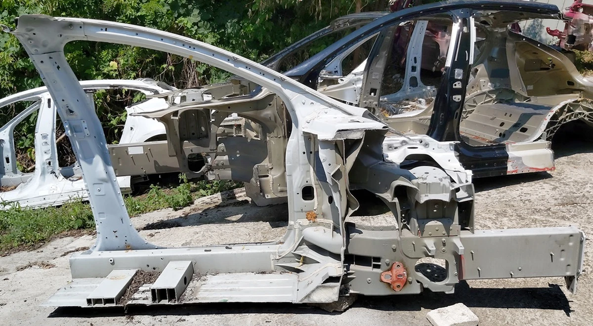 3 Кузов боковая часть левая A/B в сборе с лонжероном, стаканом и полкой крыла Tesla model X 1069415-S0-E