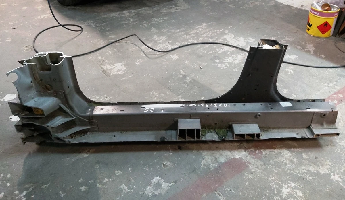 3 A/B strut body panel right lower partTesla model X 1073193-S0-B