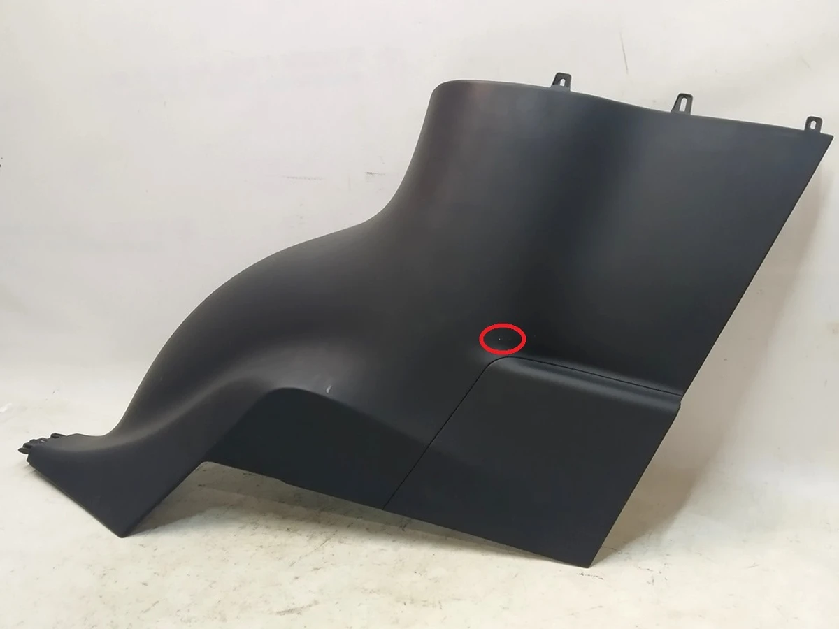 1 Облицювання стійки С права вживана Tesla model X 1073290-90-D