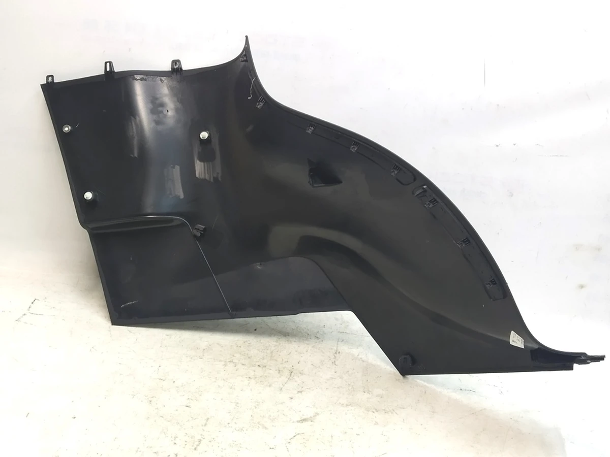 1 Облицювання стійки С права вживана Tesla model X 1073290-90-D